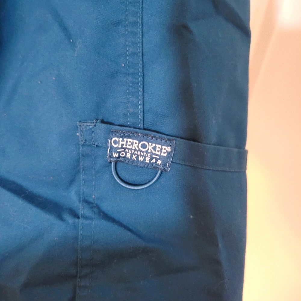 Scrub Top - Picture 2 of 4